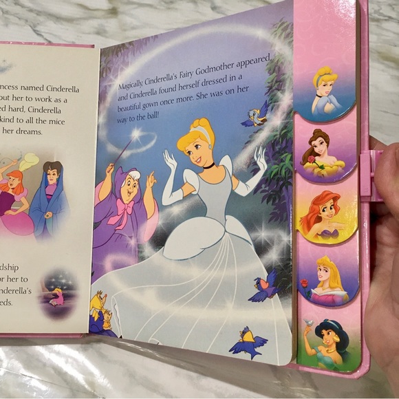 💝 DISNEY 💝 bundle of 2 Princess books: SNOW WHITE, etc Hardcover - Picture 8 of 13